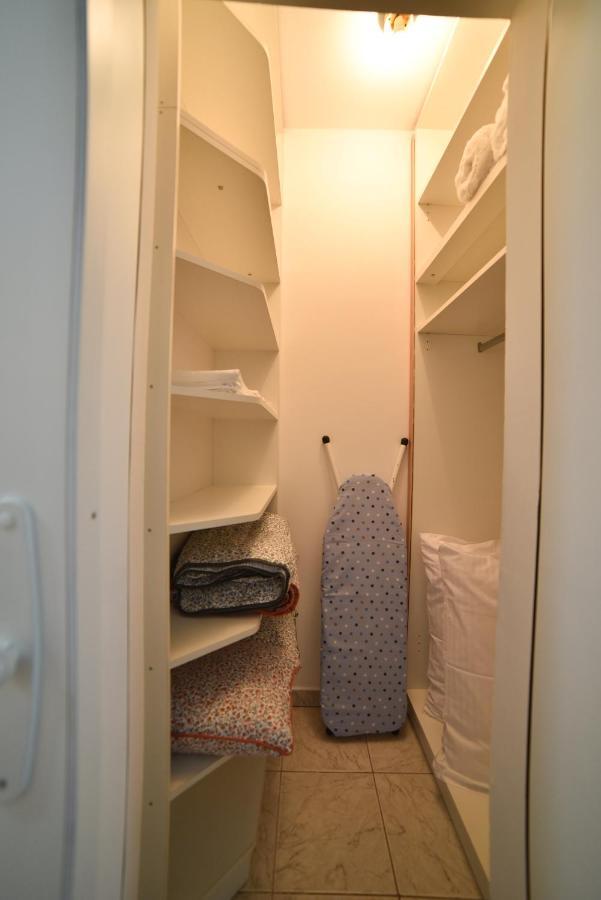 Apartment Vera With Free Garage Újvidék Kültér fotó