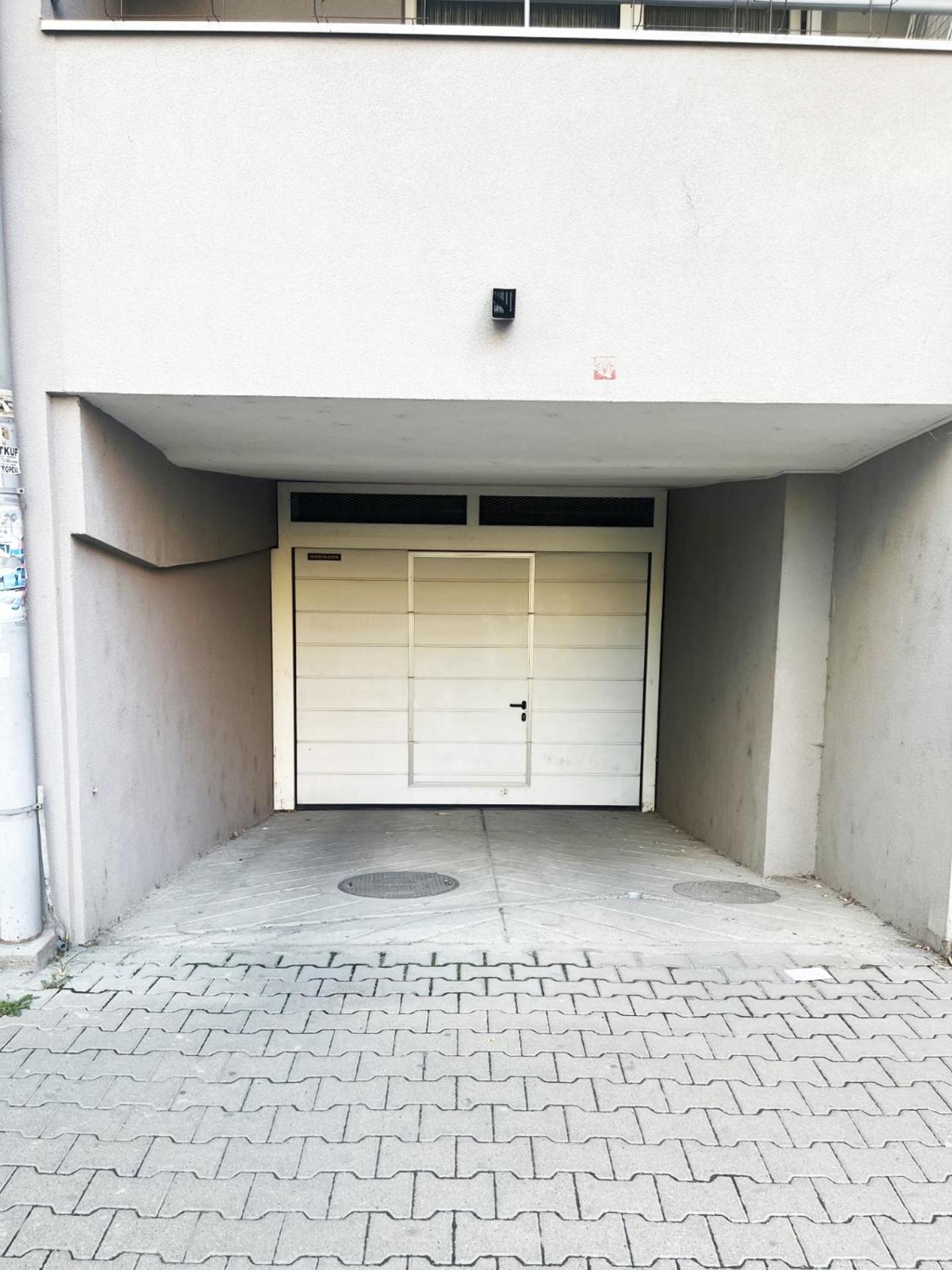 Apartment Vera With Free Garage Újvidék Kültér fotó