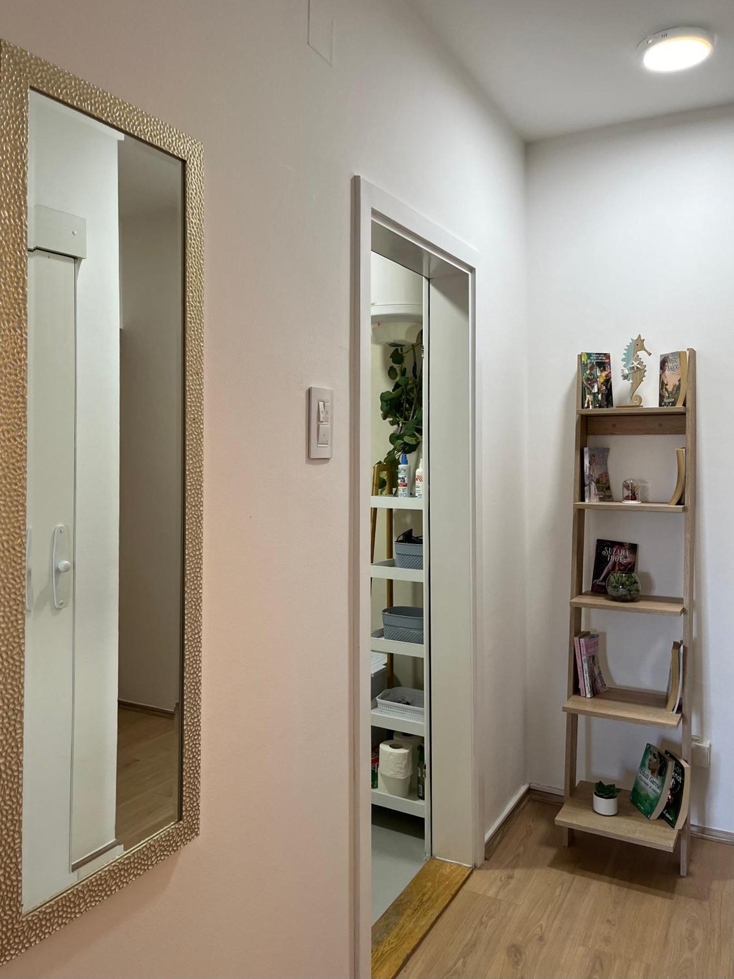 Apartment Vera With Free Garage Újvidék Kültér fotó