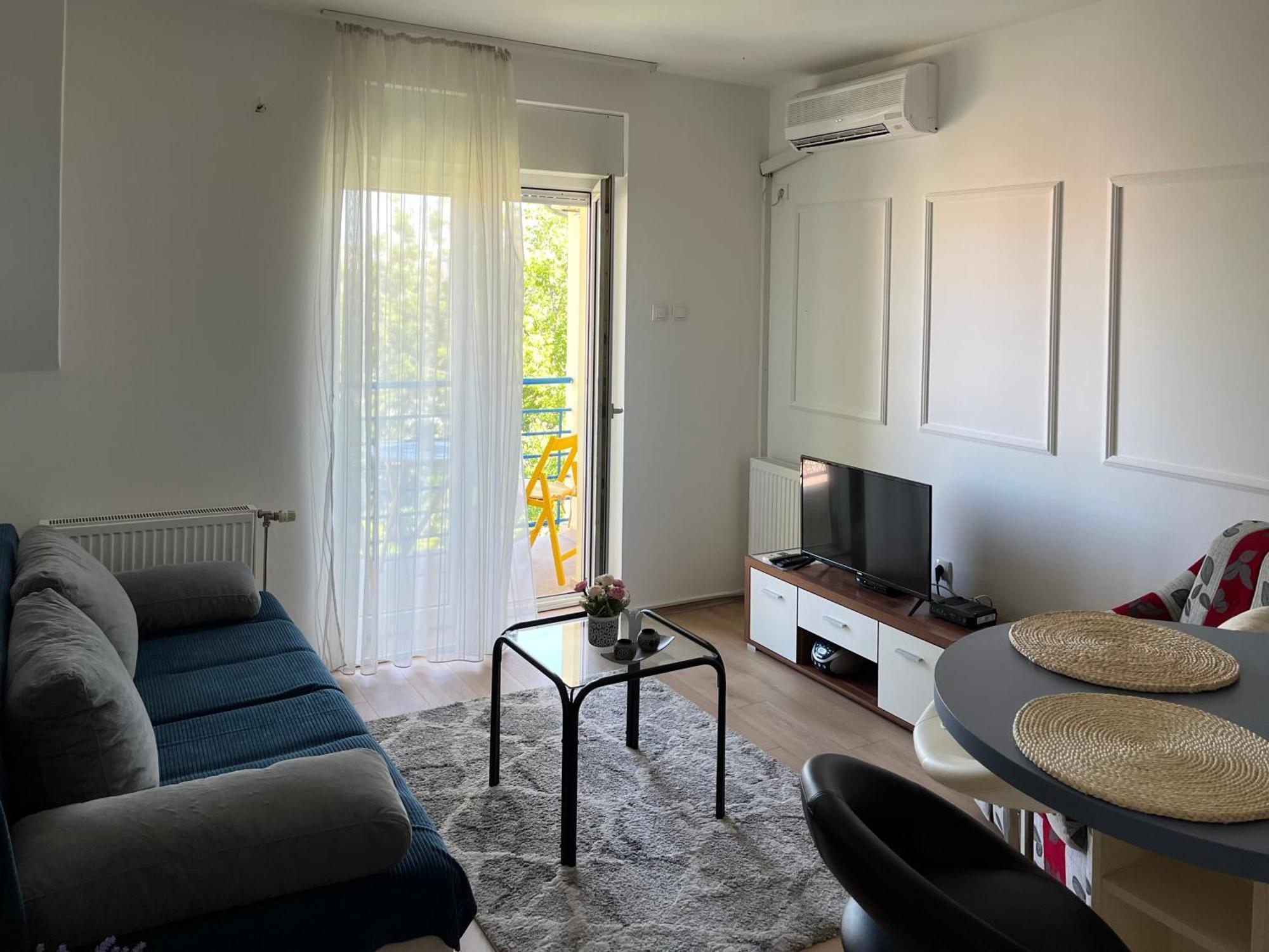 Apartment Vera With Free Garage Újvidék Kültér fotó